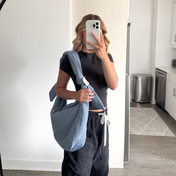 FREE PEOPLE NWT Plush Power Caryall Bag in Blue - Picture 2 of 11